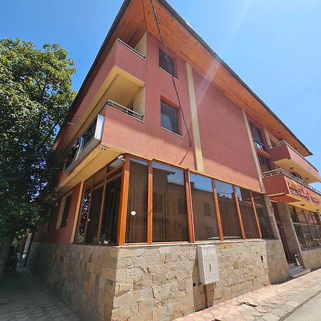 Family Hotel Jeri Velingrado Exterior foto