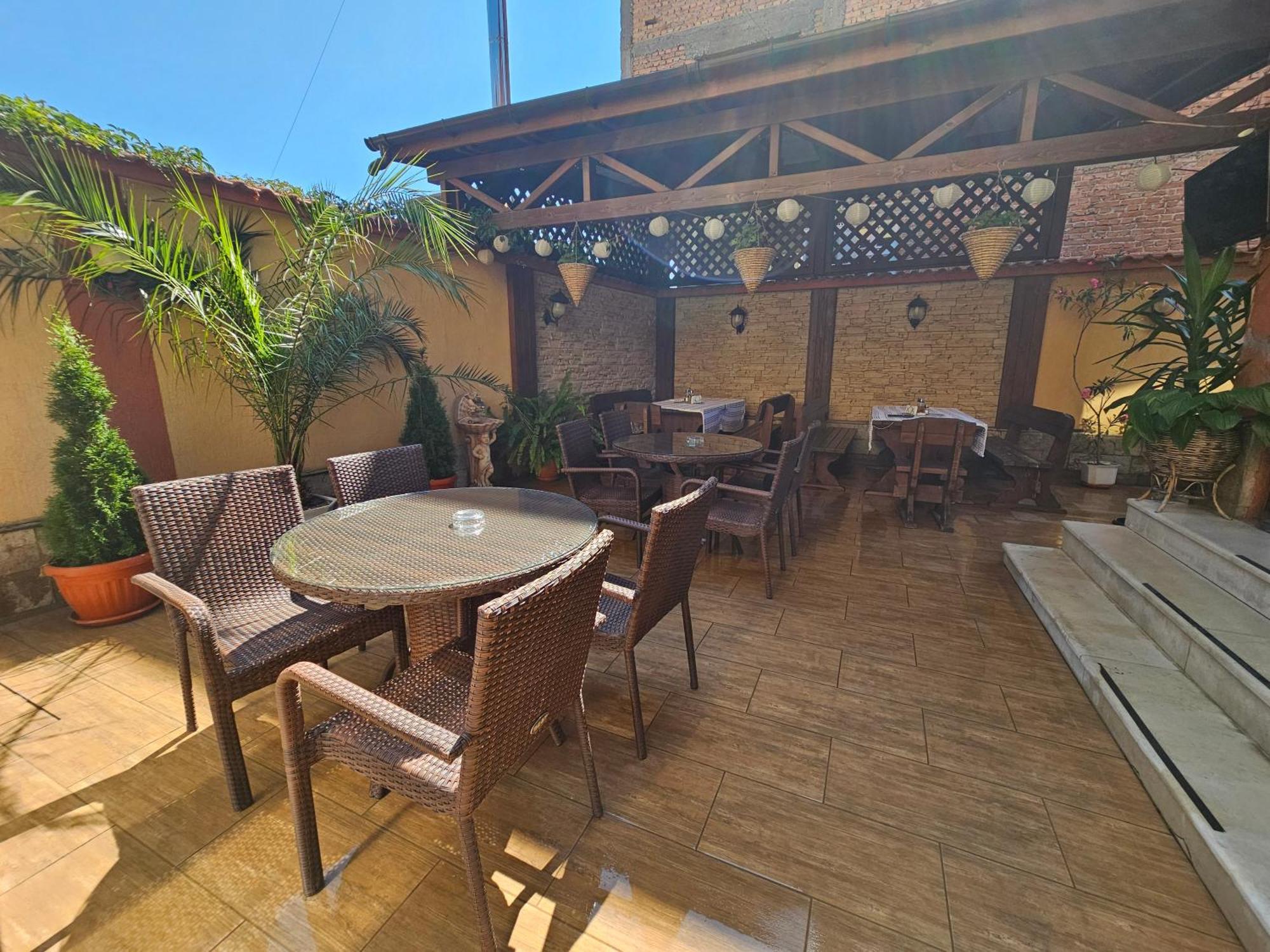 Family Hotel Jeri Velingrado Exterior foto